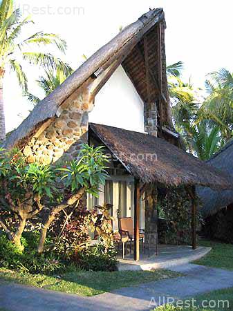 La Pirogue Hotel 7